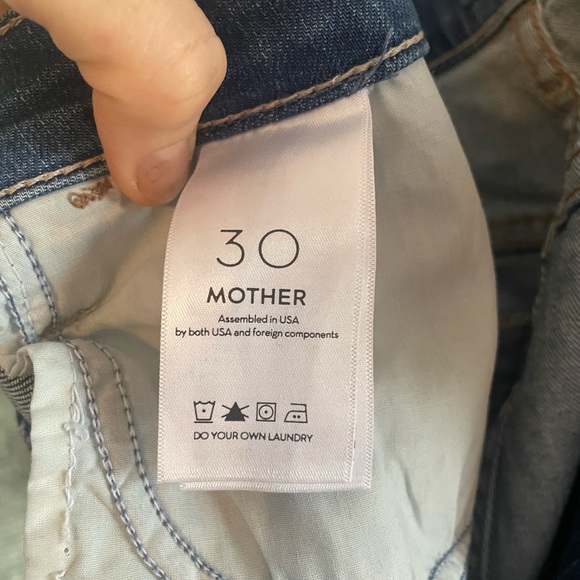 MOTHER Hustler Ankle Fray Jeans in Classic Blue - Picture 6 of 12